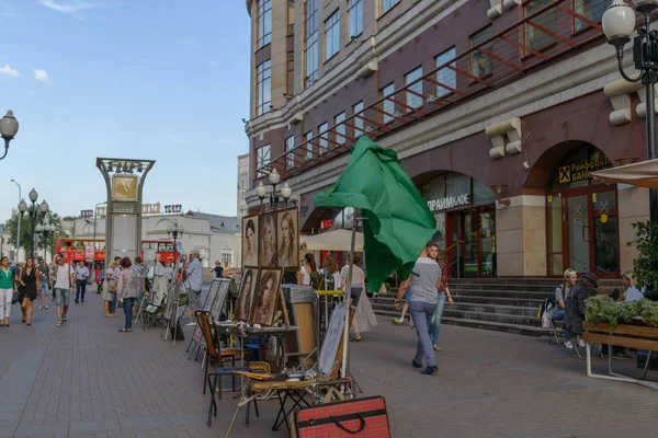 Moscow Oroszország 2017 Augusztus Turisták Városiak Séta Régi Arbat Street — Stock Fotó
