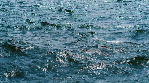 Błękitne Morze Powierzchni Dla Naturalnego Tła Selektywny Fokus — Zdjęcie stockowe