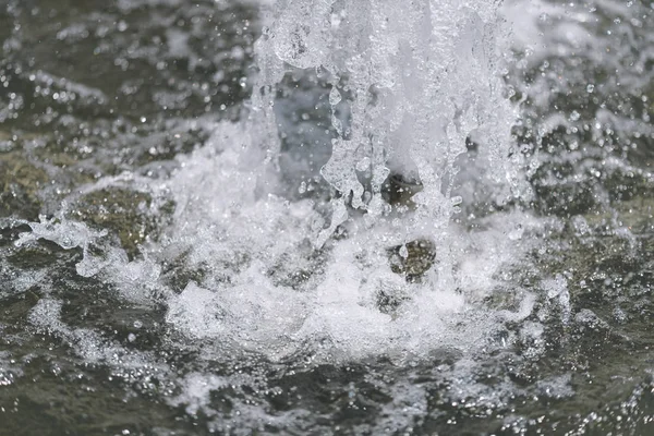 Fonte Cidade Foco Seletivo Gotas Água — Fotografia de Stock