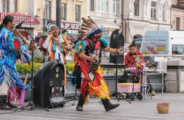 Vladivostok Russia October 2015 People Dressed Indian National Costumes Dancing — Stock Photo, Image