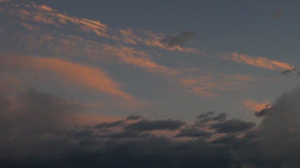 Nuvole Movimento Sul Cielo Con Gli Uccelli Sfondo Naturale Timelapse — Video Stock