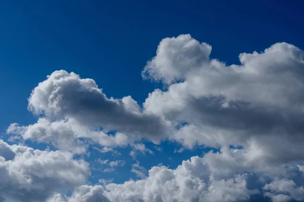 蓝天白云 自然背景 — 图库照片