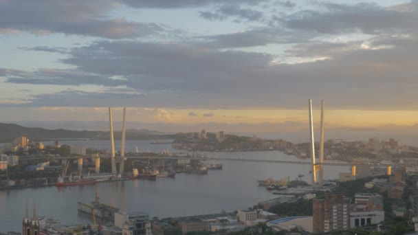 Vladivostok Rusia Agosto 2018 Horizonte Vladivostok Atardecer Puerto Ruso Más — Vídeo de stock