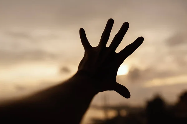 Mano Hombre Que Acerca Cielo Oscuro —  Fotos de Stock