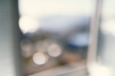 City penceresinden bulanık görünüm.