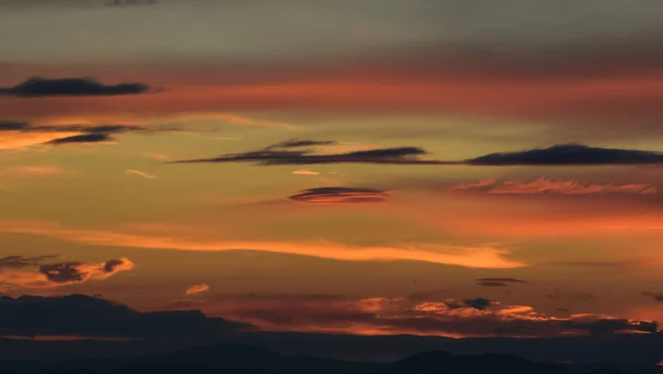 Mooie Warme Gekleurde Zonsondergang Hemel — Stockfoto
