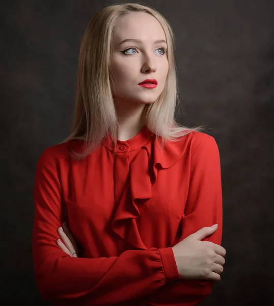 Retrato Una Joven Blusa Roja — Foto de Stock