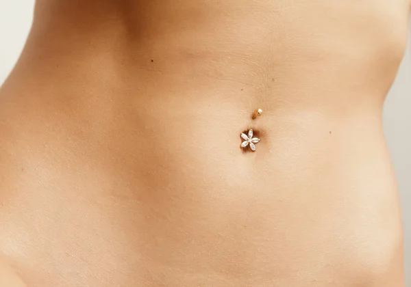 Young Woman Navel Jewelry Piercing Umbilicus — Stock Photo, Image