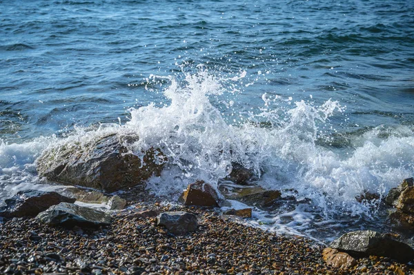 Olas Orilla Del Mar Enfoque Selectivo Con Profundidad Campo Poco —  Fotos de Stock