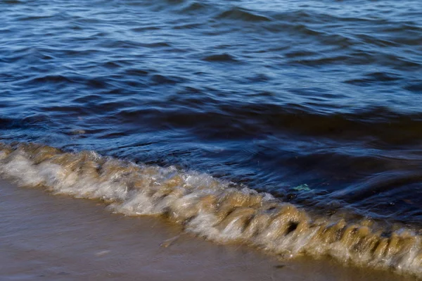 Vagues Sur Rivage Capturées Avec Une Vitesse Obturation Lente Fond — Photo