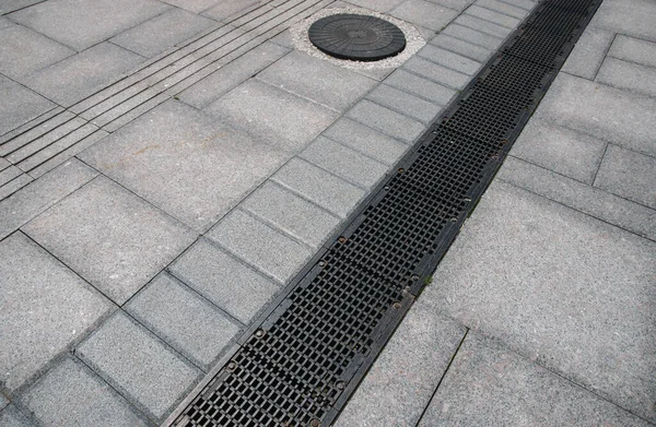 Wasserabfluss Auf Der Straße Regenwasser Sammeln — Stockfoto