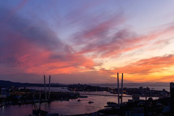 Skyline Der Stadt Bei Sonnenuntergang — Stockfoto