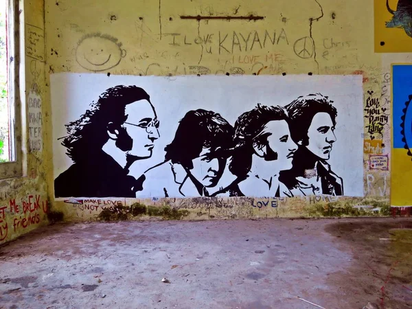 Maharisihi nerede Beatles Kılavuzu sahası meditasyon 1968 yılında girilen Ashram, ana salon