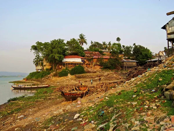 Kaptai göldür Bangladeş'te en büyük insan yapımı Gölü