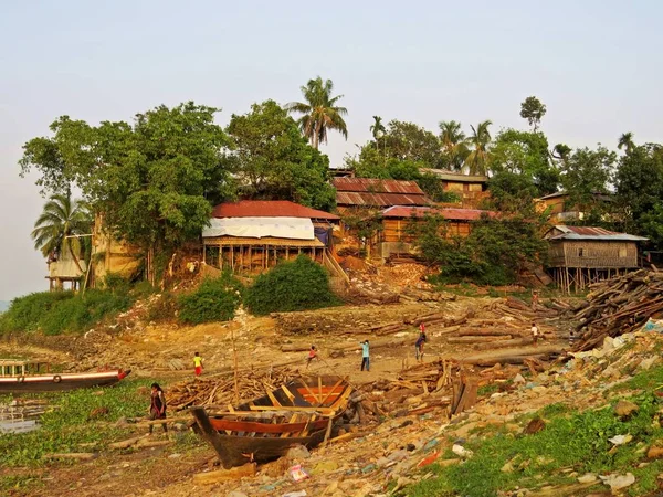 Kaptai göldür Bangladeş'te en büyük insan yapımı Gölü