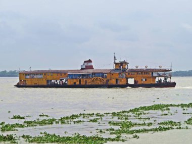 Roket raketimle steamers Bangladeş s nehirler Nahcivan beri seyahat ediyordum. Bugün var sadece dört solda hizmet ve kürekler Buhar yerine dizel tarafından desteklenmektedir.