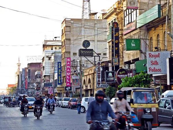 ストリート ビュー、パキスタンのカラチで地元の生活 — ストック写真