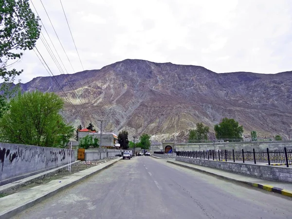 Gilgit Nachází Širokém Údolí Nedaleko Soutoku Řeky Gilgit Řeka Hunza — Stock fotografie