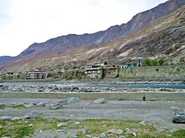 Gilgit Está Localizado Amplo Vale Perto Confluência Rio Gilgit Rio — Fotografia de Stock