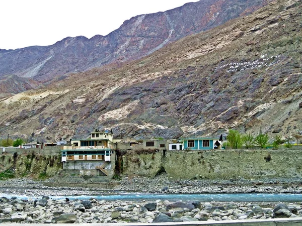 Gilgit Está Localizado Amplo Vale Perto Confluência Rio Gilgit Rio — Fotografia de Stock