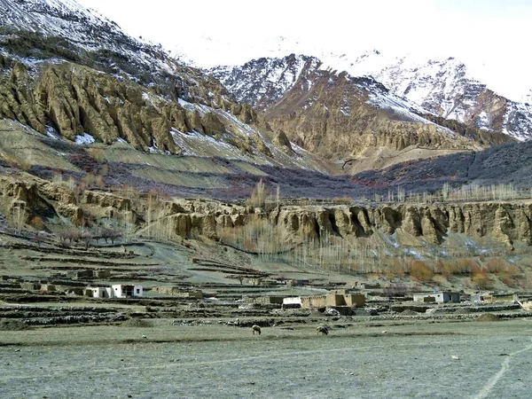 Vzdálený Shimshal vesnice, Karakoram, Severní Pákistán — Stock fotografie