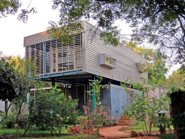 Hindistan içinde Auroville Mimarlar için bir oyun alanı var. Burada onlar ne olursa olsun onlar ile resmi bir sınırlama yoktur hayal edebiliyorum oluşturabilirsiniz