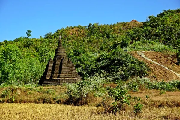 Mong Paung Shwe Gu Pagoda na svahu, Kalaw, stát Rakhine, Myanmar — Stock fotografie