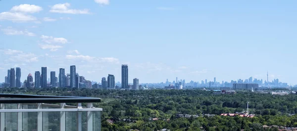 Mississauga Toronto Skylines Vistos Desde Gran Ascenso Brillante Día Soleado — Foto de Stock