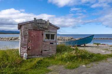 Terk Edilmiş Balıkçılık Kulübesi ve Tekne Green Point, Gros Morne Milli Parkı, Newfoundland