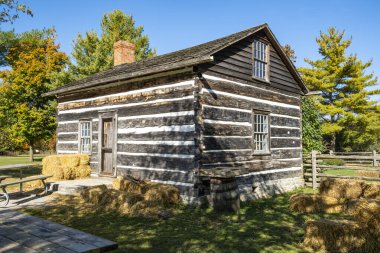 Kırsal Bir Ayarda Genel Eski Ahşap Kulübe