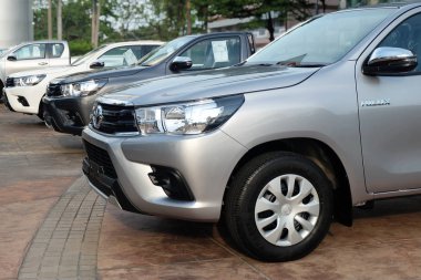 Bangkok, Tayland - 13 Mayıs 2018: satır, yeni pikap kamyonlar için Satılık, Toyota Hilux Revo 2018 showroom,