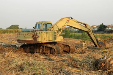 beko zemin çalışma bir çukur kazıyordu 