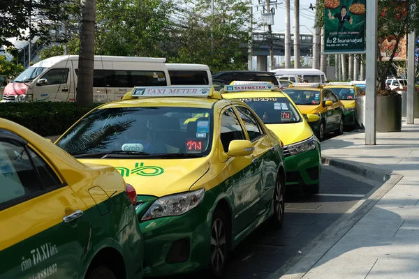 Bangkok Thaïlande Mars 2018 Des Taxis Attendent Les Passagers Façade — Photo