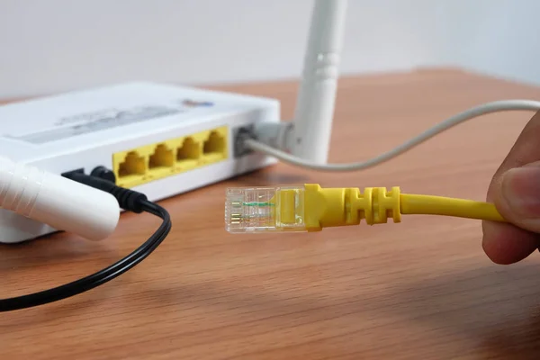 Modem Router Wifi Wireless Connect Lan Kabel Auf Holzboden — Stockfoto