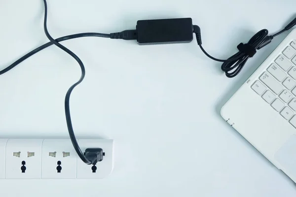 Enchufe Cargador Del Cable Alimentación Del Adaptador Del Ordenador Portátil — Foto de Stock