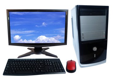 Masaüstü bilgisayar pc, monitör, klavye ve kablosuz fare beyaz arka plan üzerinde izole