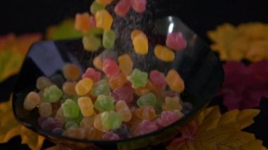 Cadılar Bayramı şekeri yavaş akçaağaç koleksiyonu ile düşüyor