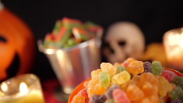 Halloween Caramelo Tema Con Velas Ardientes Sobre Fondo Negro Colección — Vídeo de stock