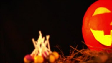 Mutlu Cadılar Bayramı gün animasyon kabak lentern koleksiyonu ile