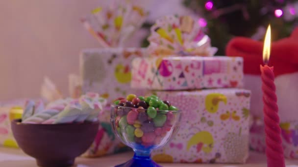 Kerstdecoratie Met Gave Kaars Beeldmateriaal Collectie — Stockvideo