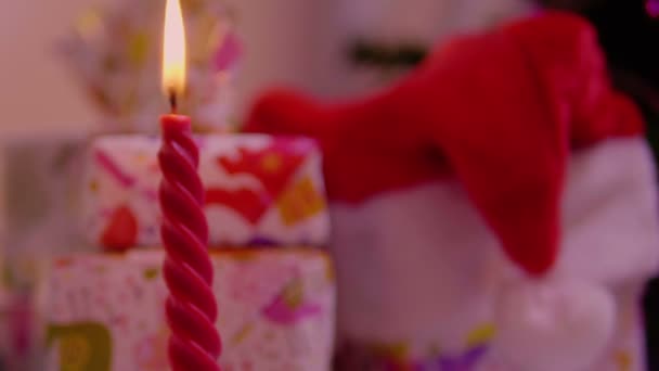 Різдвяні Прикраси Колекцією Подарунків Свічок — стокове відео