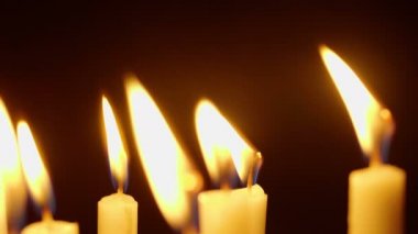 Animasyon Noel günü koleksiyonu için yanan mum
