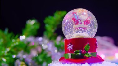 Kar küresi ile kar görüntüleri. Noel günü koleksiyonu