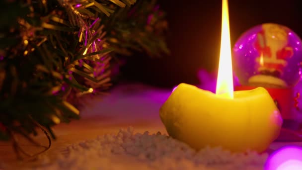 动画的蜡烛燃烧和雪球圣诞节收集 — 图库视频影像