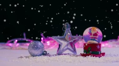 Kar küresi, yıldız ve topu Noel kar koleksiyonu ile görüntüleri