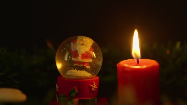 Bougie Brûlant Avec Des Images Boules Neige Collection Noël — Video