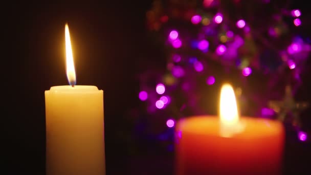 装饰圣诞节与蜡烛燃烧的镜头 圣诞节系列 — 图库视频影像