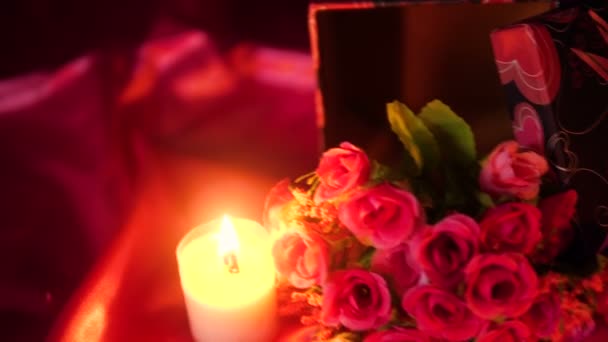 Incontri San Valentino Con Bouquet Candela Che Brucia Collezione Filmati — Video Stock