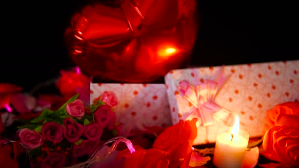 Imágenes Decoración San Valentín Flores Cajas Regalo Colección Globos Velas — Vídeo de stock