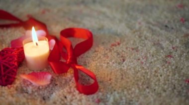Dekorasyon Sevgililer, hareketli görüntüleri yanan mum ve koleksiyon şerit